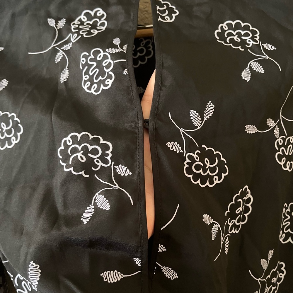 A|X Armani Exchange DEEP KEYHOLE-BACK BLOUSE - Picture 9 of 15